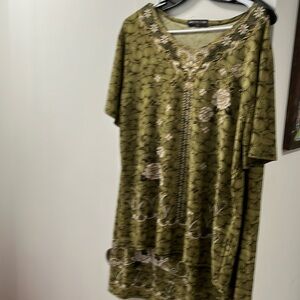 Ladies 2 piece casual skirt set.( not sure what brand this is) but very cute